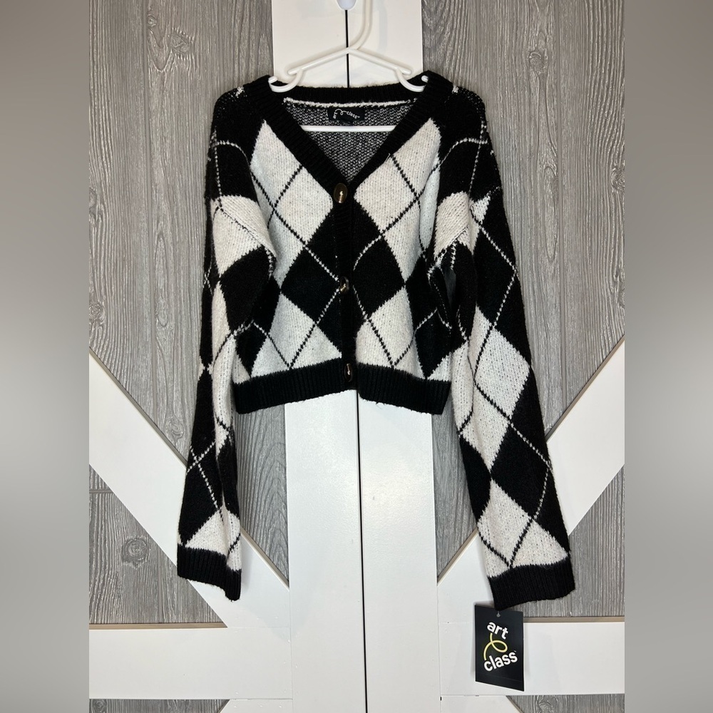 D14.01 NWT Art Class Black & White Argyle Girls Cardigan S (6/7)
